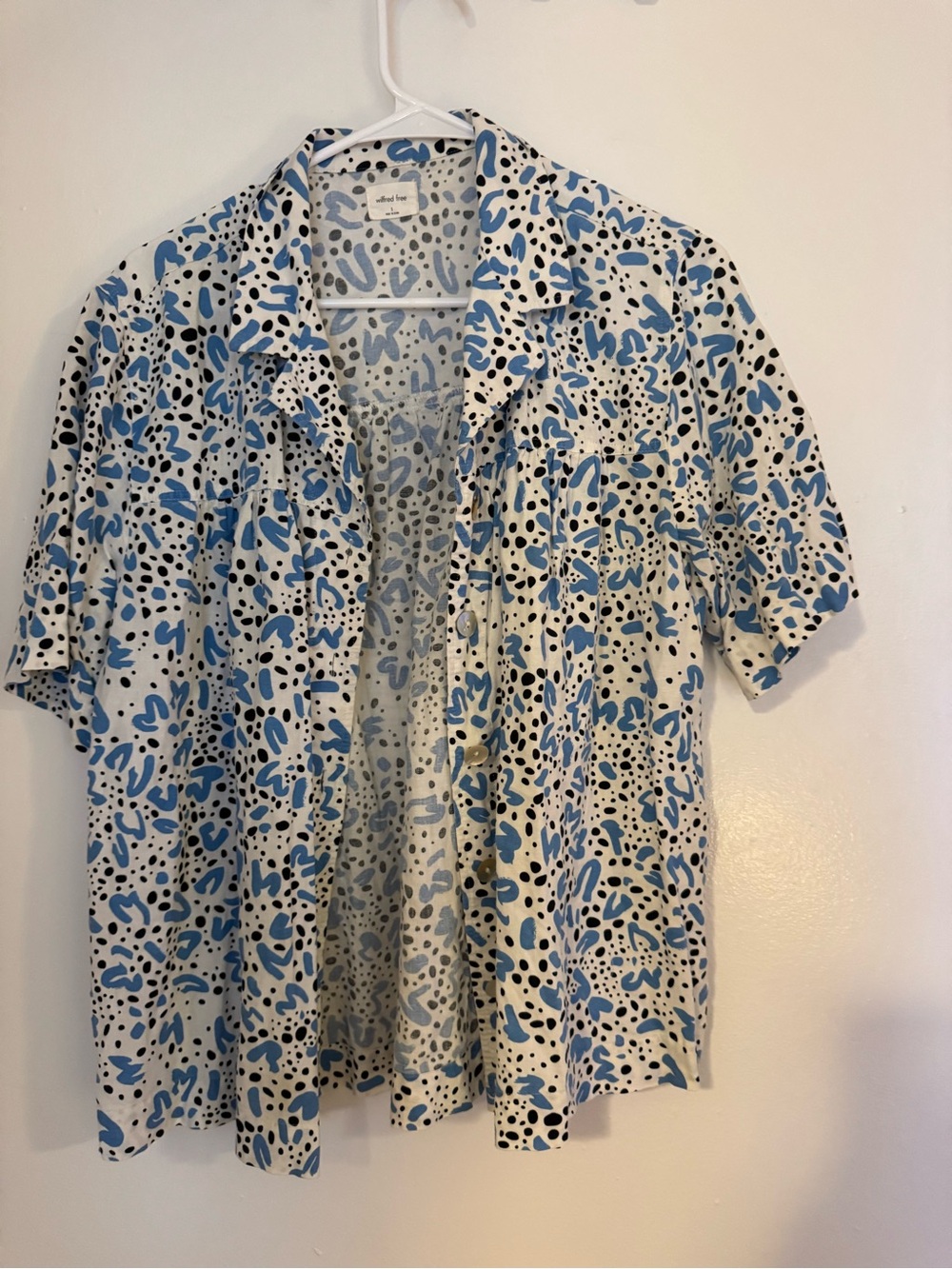 Aritzia WilfredShort-Sleeve Printed Button-Up Shirt Jacket in Blue and White